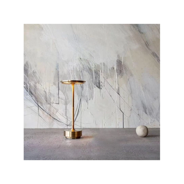 Genopladelig LED-bordlampe i guld – CCT og touch